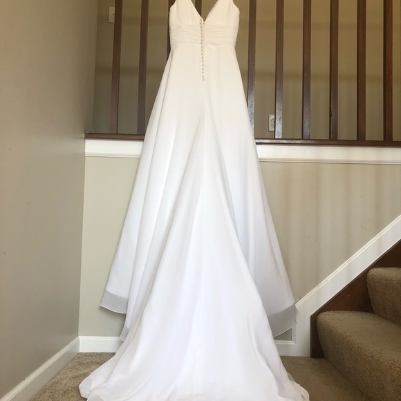 Size  6 wedding dress - never worn - Picture 2 of 6